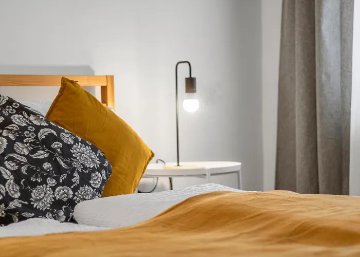 12 Minutes To Schoenbrunn I 5 Minutes To Metro U3 Apartman Bécs