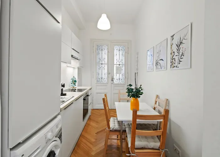Apartman 12 Minutes To Schoenbrunn I 5 Minutes To Metro U3 *